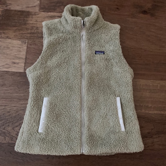 Patagonia Jackets & Blazers - Patagonia Los Gatos Kahki Tan Sherpa Fleece Fluffy Front Zip Vest